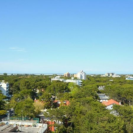 Апартаменты Lignano Pineta With Sea View Линьяно-Саббьядоро Экстерьер фото