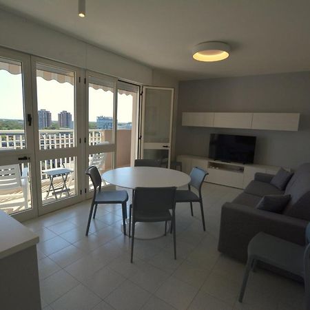 Апартаменты Lignano Pineta With Sea View Линьяно-Саббьядоро Экстерьер фото
