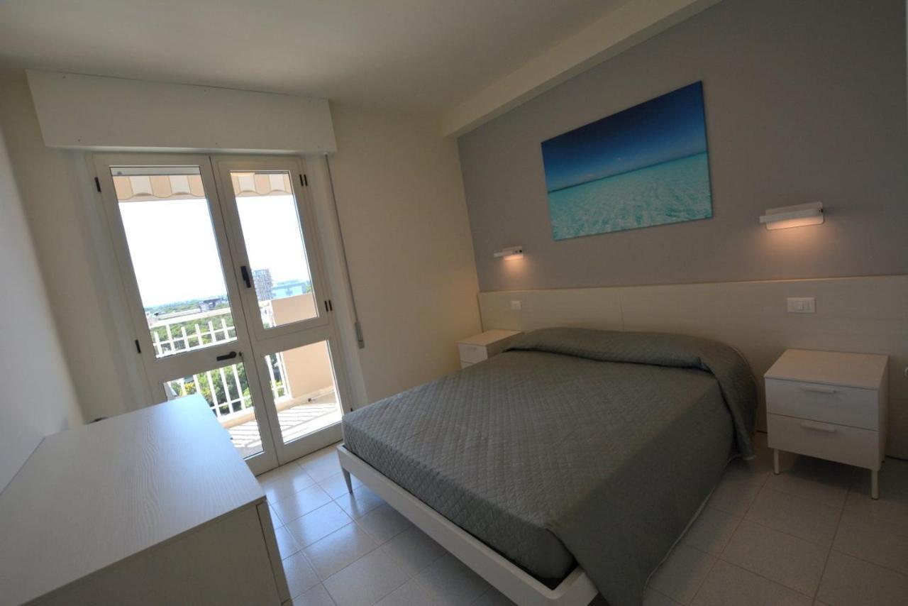 Апартаменты Lignano Pineta With Sea View Линьяно-Саббьядоро Экстерьер фото