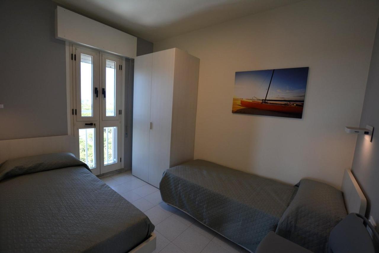 Апартаменты Lignano Pineta With Sea View Линьяно-Саббьядоро Экстерьер фото