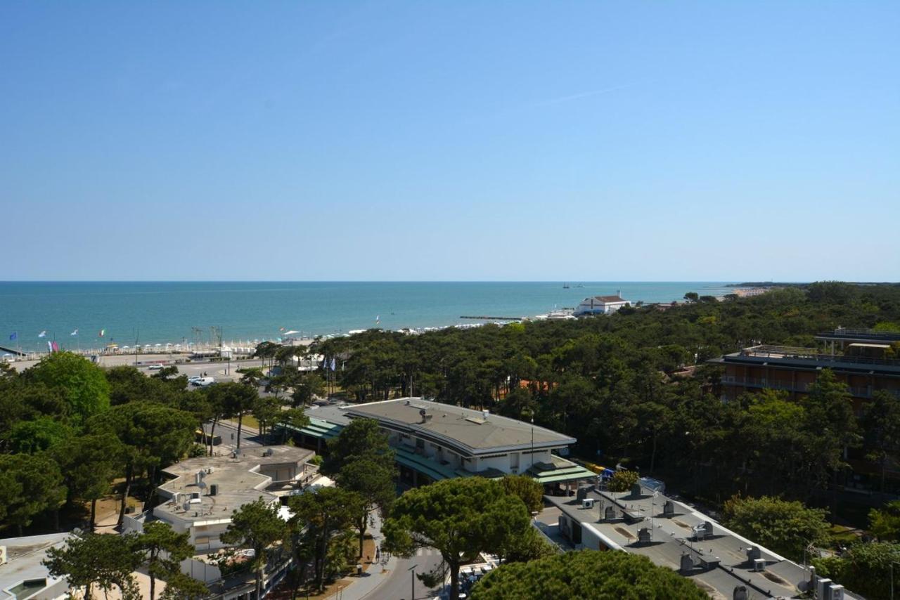 Апартаменты Lignano Pineta With Sea View Линьяно-Саббьядоро Экстерьер фото