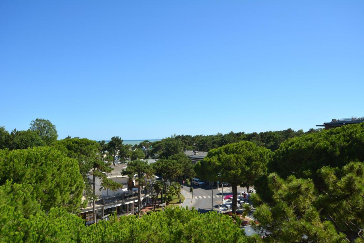 Апартаменты Lignano Pineta With Sea View Линьяно-Саббьядоро Экстерьер фото